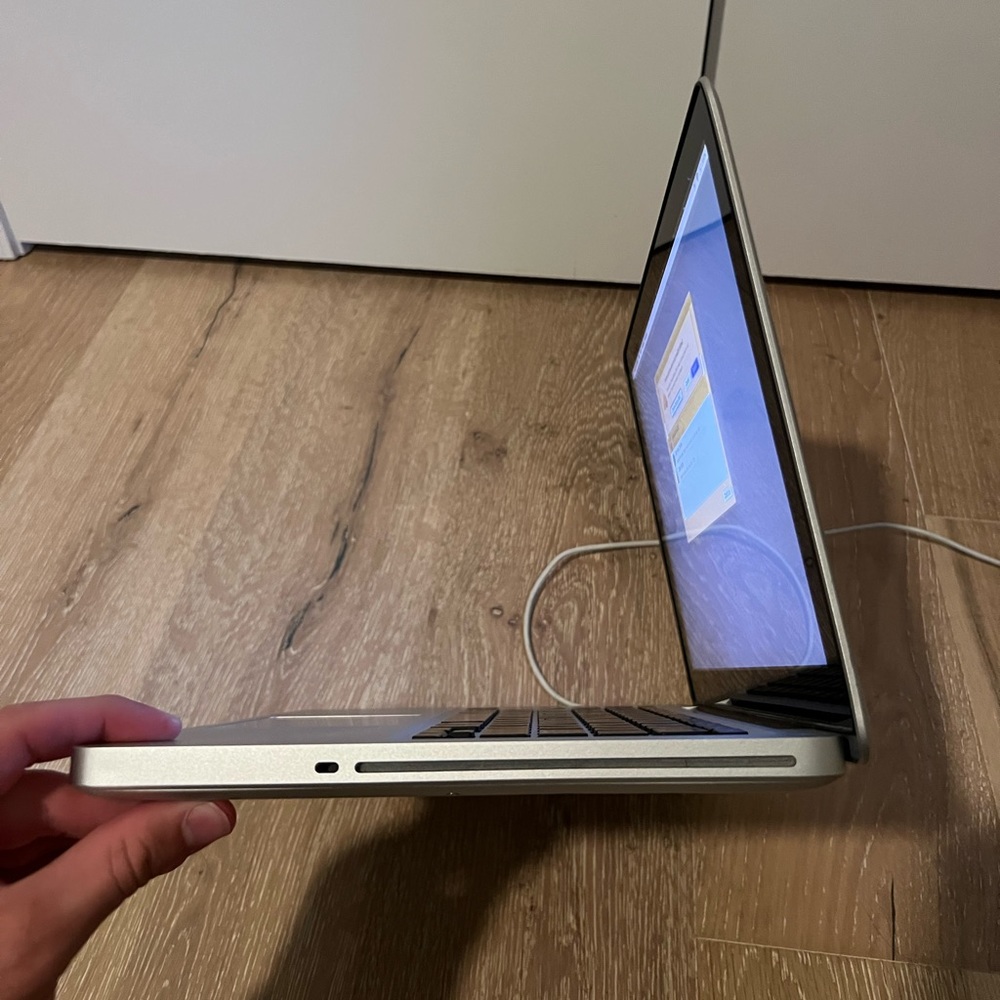 MacBook Pro 2012 - Picture 2 of 10